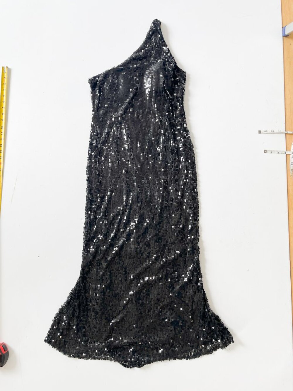 One shoulder long black sequin dress